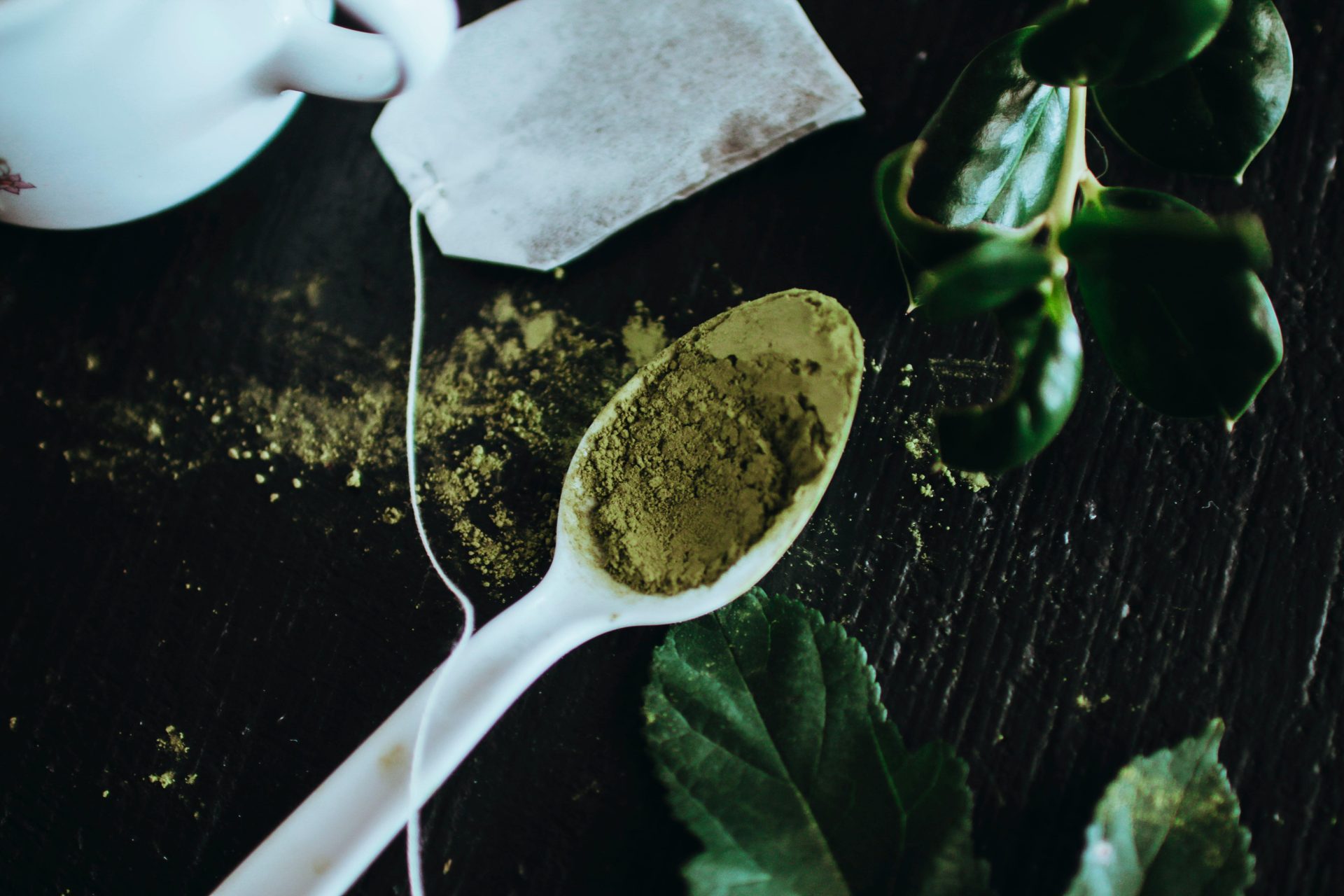 Red Maeng Da vs Green Maeng Da: Which Is Better for Balanced All-Day Support?